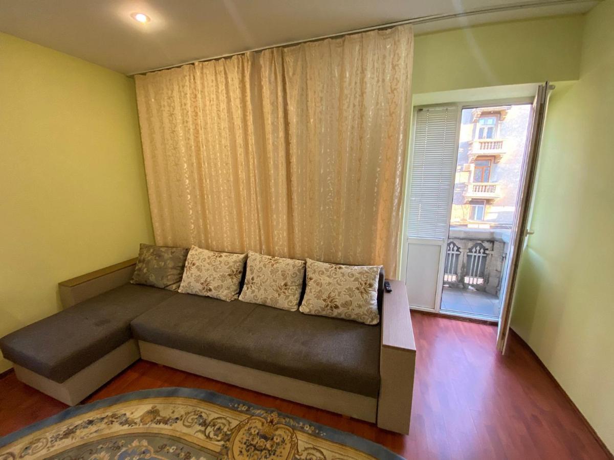 White New Apartments Ultracentral 2-Rooms In The Heart Chişinău Extérieur photo