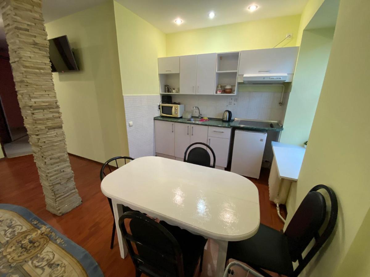 White New Apartments Ultracentral 2-Rooms In The Heart Chişinău Extérieur photo