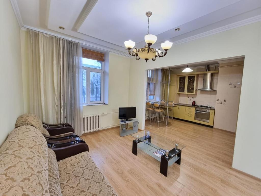 White New Apartments Ultracentral 2-Rooms In The Heart Chişinău Extérieur photo