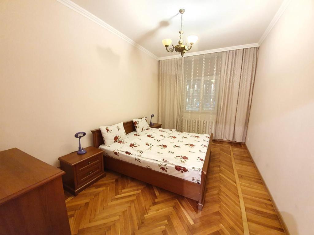 White New Apartments Ultracentral 2-Rooms In The Heart Chişinău Extérieur photo