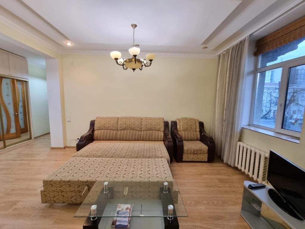 White New Apartments Ultracentral 2-Rooms In The Heart Chişinău Extérieur photo